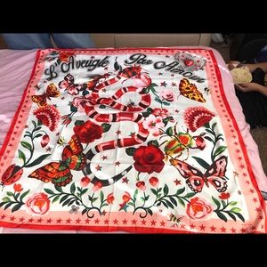 Gucci internal silk scarf